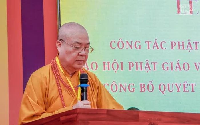 Trưởng lão Hòa thượng Thích Thanh Nhiễu phát biểu chỉ đạo và định hướng hoạt động cho Ban Điều phối và Hợp tác Phật giáo VN tại Lào