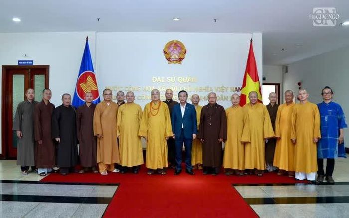 Chụp hình lưu niệm