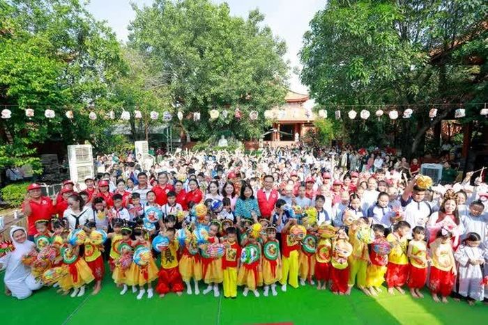 Chương trình Trung thu “Hạnh phúc tuổi thơ” tại chùa Thiên Quang
