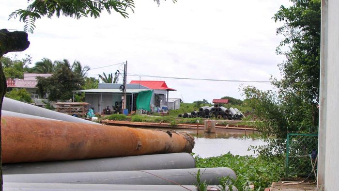 Tại cầu Hòa Bình 2 (xã Hòa Bình), đơn vị thi công đã hoàn thành cọc đại trà trụ T3, T4 và ép được 8/24 tim cọc đại trà mố M1. Tại cầu Chùa Phật (xã Vĩnh Hậu), công tác thi công cọc đại trà mố M1 cùng các trụ T1, T2 cũng đã hoàn tất.