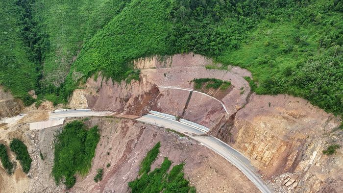 Được biết, dự án xây dựng đường giao thông kết nối quốc lộ 4B với quốc lộ 18 có chiều dài hơn 10,47km, điểm đầu tuyến tại Km74+700, quốc lộ 4B và điểm cuối giáp với đường tỉnh 342 tỉnh Quảng Ninh.