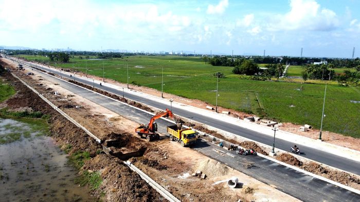 Để đảm bảo tiến độ, Ban QLDA đầu tư công trình giao thông Thanh Hóa yêu cầu các nhà thầu huy động tối đa nhân lực, máy móc, vật liệu, tổ chức thi công đồng thời nhiều mũi, xử lý dứt điểm các phần việc còn dang dở.