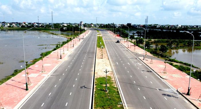 Ghi nhận cho thấy, đoạn tuyến do Tổng công ty Minh Tuấn và Công ty TNHH Hoàng Tuấn thực hiện đã hoàn thành xong tất cả các hạng mục. (Ảnh: P. Tuấn).