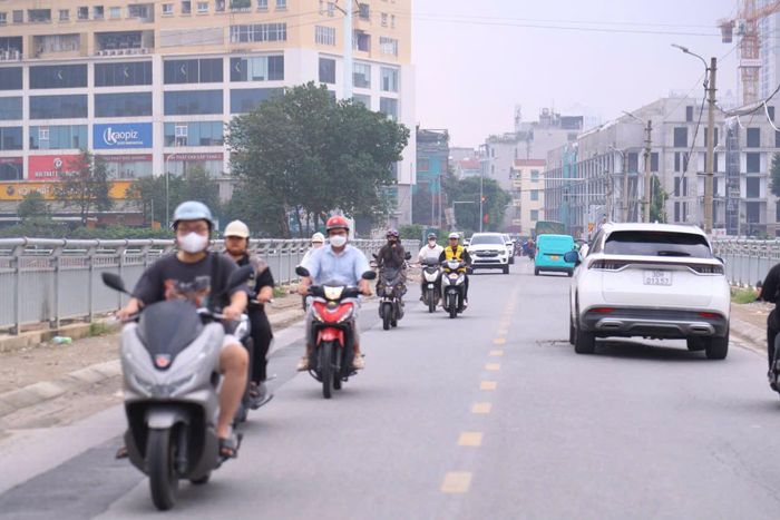 Theo Sở Xây dựng Hà Nội, phương án trên được đưa ra sau khi cơ quan chức năng theo dõi thực tế, nhận thấy nút giao Tố Hữu - Trung Thư - Trung Văn thường xuyên xảy ra ùn ứ, mất an toàn giao thông, đặc biệt vào giờ cao điểm.