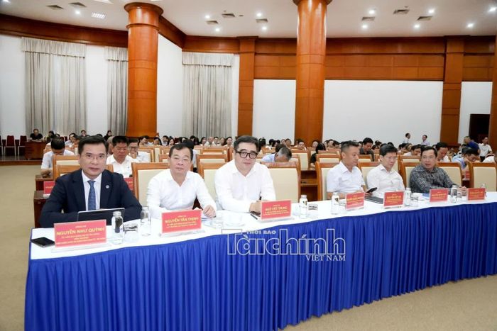 Các đại biểu tham dự tại điểm cầu Bộ Tài chính. Ảnh: Đức Minh