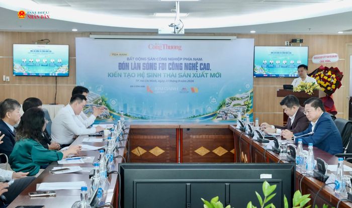 Quang cảnh toạ đàm