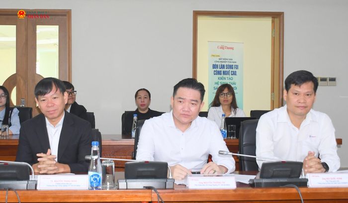 Các đại biểu tham dự toạ đàm