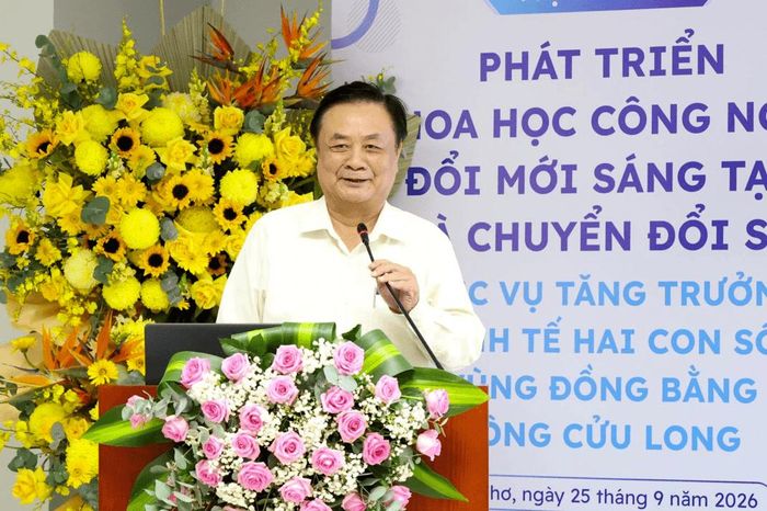 Nguyên Phó Chủ tịch Quốc hội, nguyên Bộ trưởng Bộ nông nghiệp và Phát triển nông thôn Lê MInh Hoan phát biểu tại Hội thảo