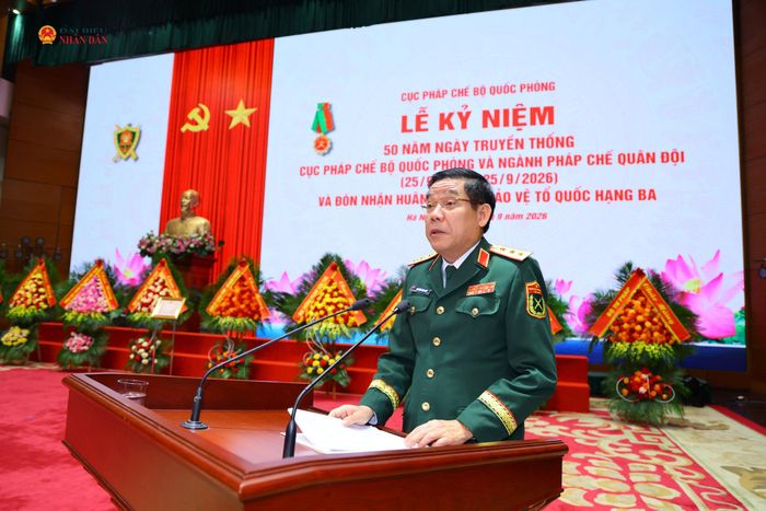 Thứ trưởng Bộ Quốc phòng, Thượng tướng Nguyễn Văn Gấu phát biểu tại Lễ kỷ niệm