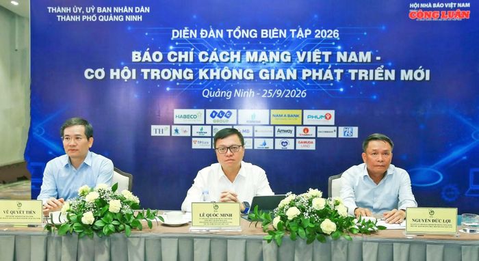 Các đại biểu chủ trì Diễn đàn Tổng Biên tập lần thứ 8 - năm 2026