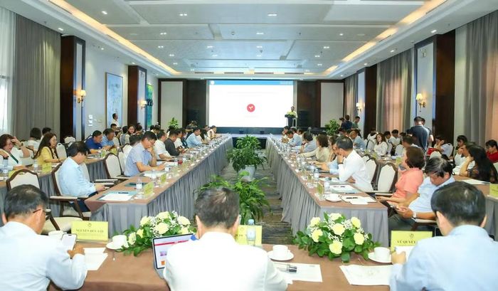 Toàn cảnh diễn đàn