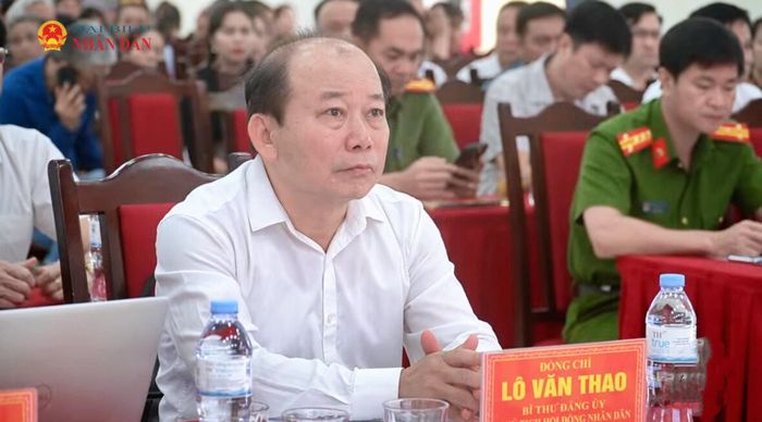 Các đại biểu dự Hội nghị tiếp xúc cử tri Ảnh: Châu San