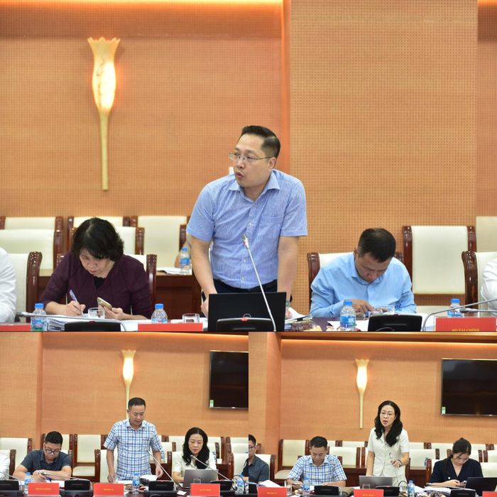 Các thành viên trong Đoàn kiểm tra phát biểu tại buổi làm việc