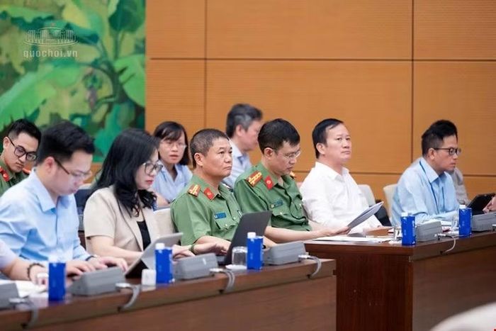 Các đại biểu tham dự phiên họp.