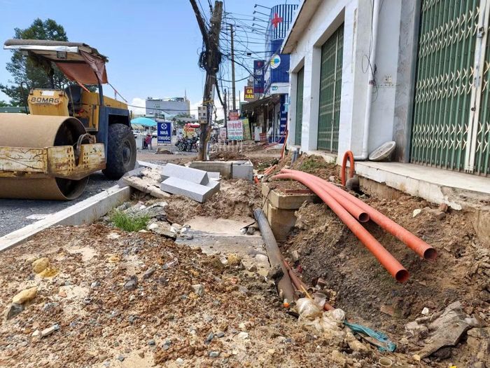 Thi công không đảm bảo an toàn cho người dân.
