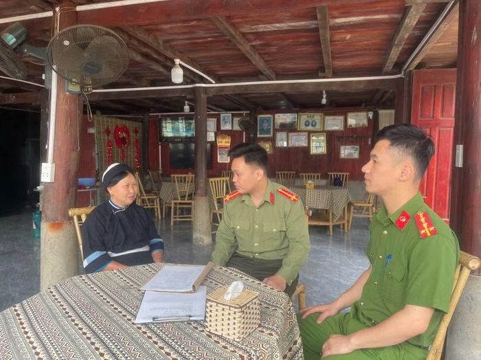 Công an xã Quảng Uyên tích cực đẩy mạnh công tác tuyên truyền, phổ biến và giáo dục pháp luật cho người dân cùng học sinh trên địa bàn nhằm nâng cao ý thức cảnh giác và chấp hành pháp luật.