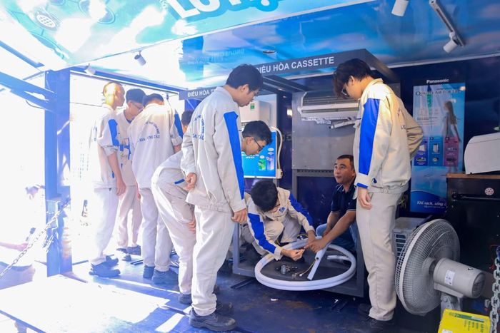 Giờ học thực hành của sinh viên Trường Cao đẳng Kỹ thuật công nghệ Bà Rịa - Vũng Tàu.