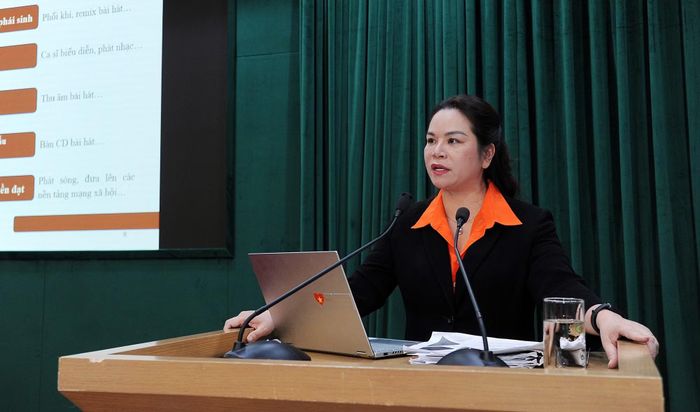 Đồng chí Phạm Thị Kim Oanh, Phó Cục trưởng Cục Bản quyền tác giả thuộc Bộ Văn hóa, Thể thao và Du lịch phát biểu tại cuộc hội ý.