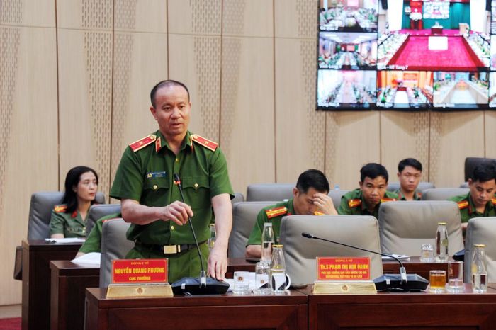 Thiếu tướng Nguyễn Quang Phương, Cục trưởng Cục Cảnh sát điều tra tội phạm về tham nhũng, kinh tế, buôn lậu điều hành các tham luận tại cuộc hội ý.
