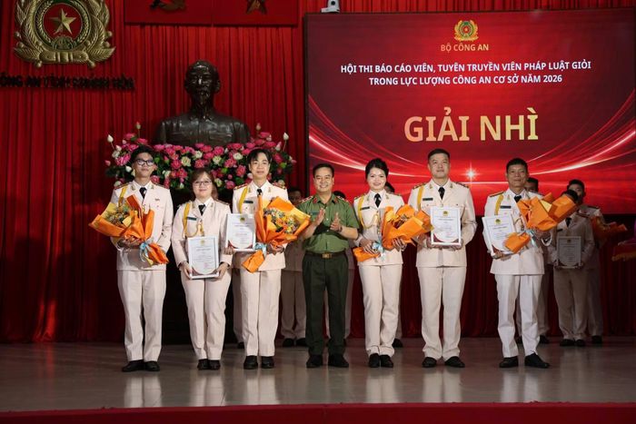 Giải nhì hội thi thuộc về 3 Đội Công an tỉnh Thanh Hóa, TP Hải Phòng, Đà Nẵng. Ảnh: Trung Phong.