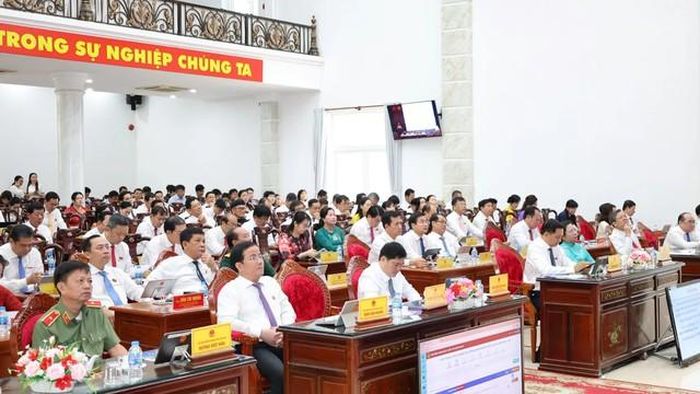 Dự thảo Nghị quyết ngày 12/9/2026 của Chính phủ đề xuất hỗ trợ tối đa 05 triệu đồng/người/tháng đối với một số cán bộ, công chức, viên chức và người lao động phải làm việc xa nơi cư trú. Ảnh: Chinhphu.vn.