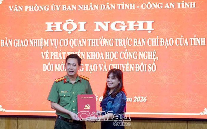 Đại diện Công an tỉnh nhận nhiệm vụ Cơ quan thường trực Ban Chỉ đạo, được chuyển giao từ Văn phòng UBND tỉnh.
