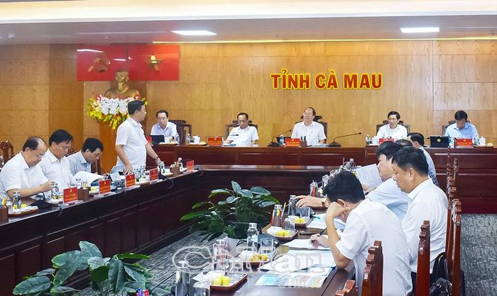 Ban Nghiên cứu chuyên đề về tỉnh Cà Mau họp thống nhất nội dung, quy chế hoạt động và phân công nghiên cứu các chuyên đề.