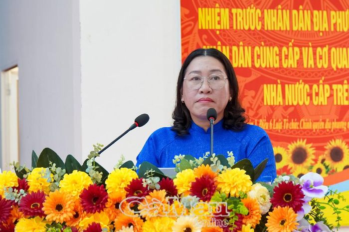 Đồng chí Lê Ngọc Kiều, Phó Bí thư Thường trực Đảng uỷ Xã Nguyễn Phích, báo cáo phương hướng, nhiệm vụ quý IV/2026.