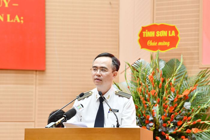 Kiểm toán trưởng KTNN khu vực I Nguyễn Hữu Phúc trình bày Báo cáo tại Hội nghị