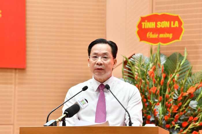 Bí thư Tỉnh ủy Sơn La Hoàng Văn Nghiệm phát biểu tại Hội nghị