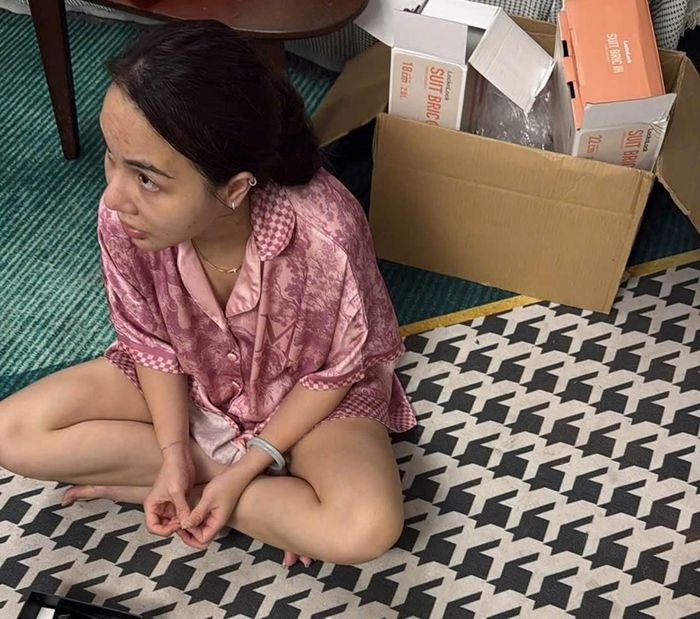 Đối tượng Tạ Phương Thảo tại hiện trường. Ảnh: Công an Hà Nội↵