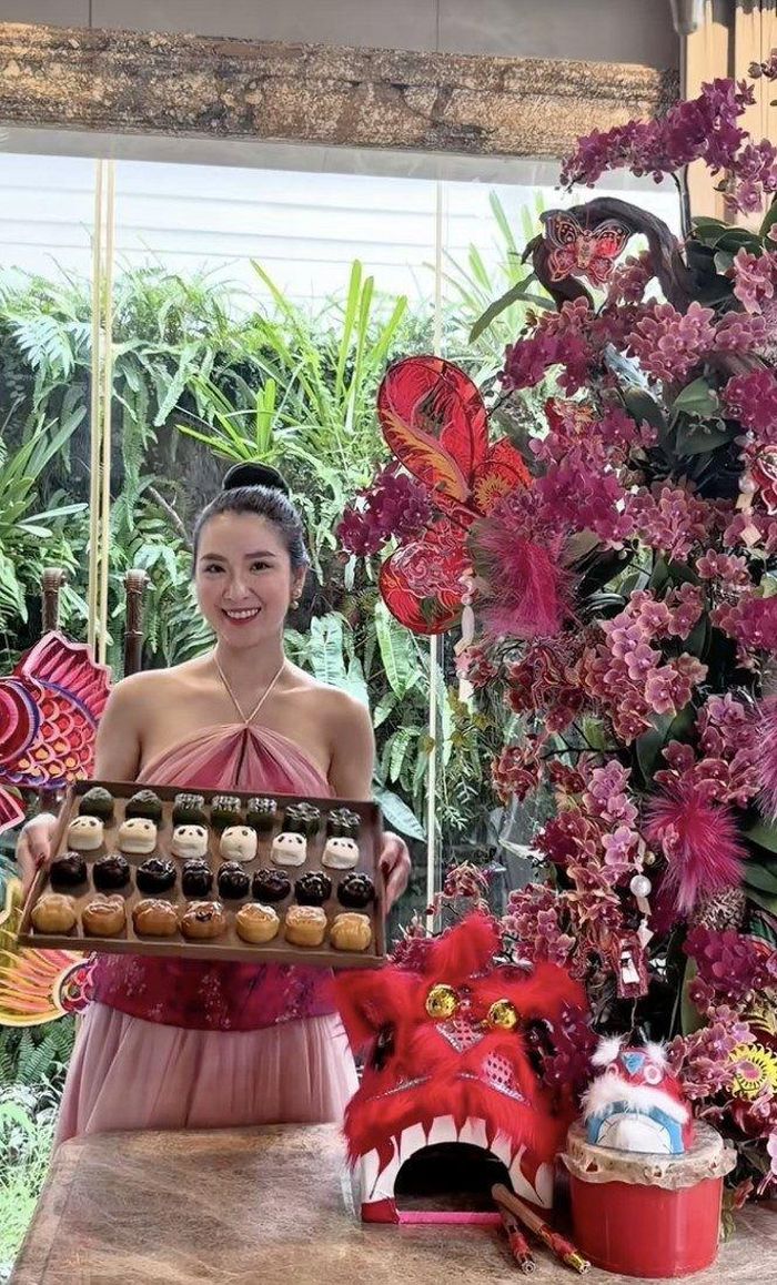 Ngọc Loan khoe "thành quả" bánh trung thu năm nay.