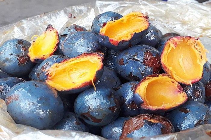 Quả cọ nếp vốn là thức quà quen thuộc của nhiều vùng trung du, miền núi phía Bắc, đặc biệt gắn với những đồi cọ ở Phú Thọ - Ảnh minh hoạ