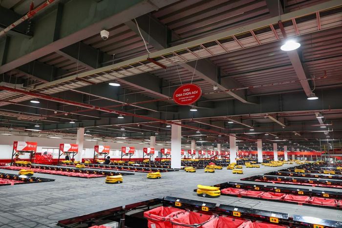 Tự động hóa và công nghệ đang làm thay đổi cách vận hành kho, logistics và chuỗi cung ứng, kéo theo nhu cầu mới về kỹ năng của người lao động. Ảnh tư liệu.