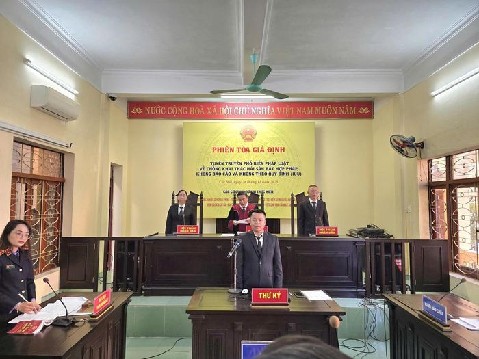 Báo Công lý thường xuyên phối hợp với các cơ quan chuyên môn thực hiện phiên tòa giả định về tội phạm liên quan đến khai thác IUU.