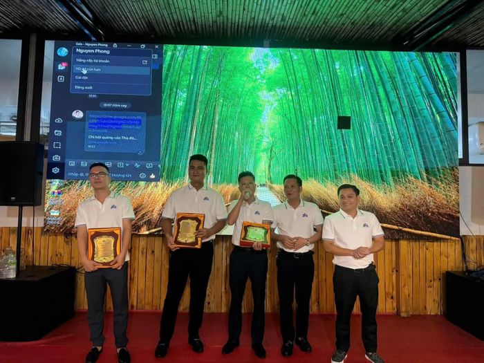 Chi hội Quảng cáo Thủ đô cũng kết nạp hội viên mới, mở rộng mạng lưới trong ngành quảng cáo.