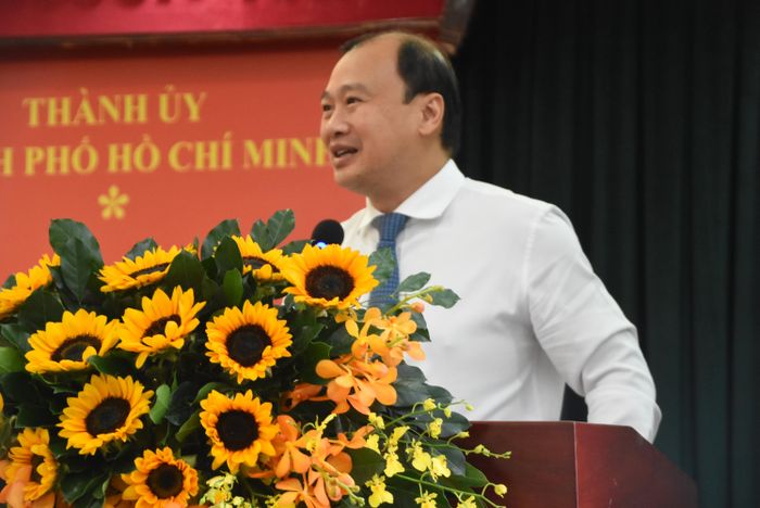 PGS-TS Lê Hải Bình, Phó Giám đốc Thường trực Học viện Chính trị quốc gia Hồ Chí Minh, phát biểu tổng kết