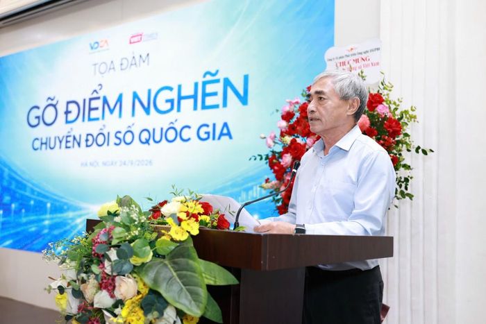 Ông Nguyễn Minh Hồng, Chủ tịch Hội Truyền thông số Việt Nam (VDCA) phát biểu tại toạ đàm.