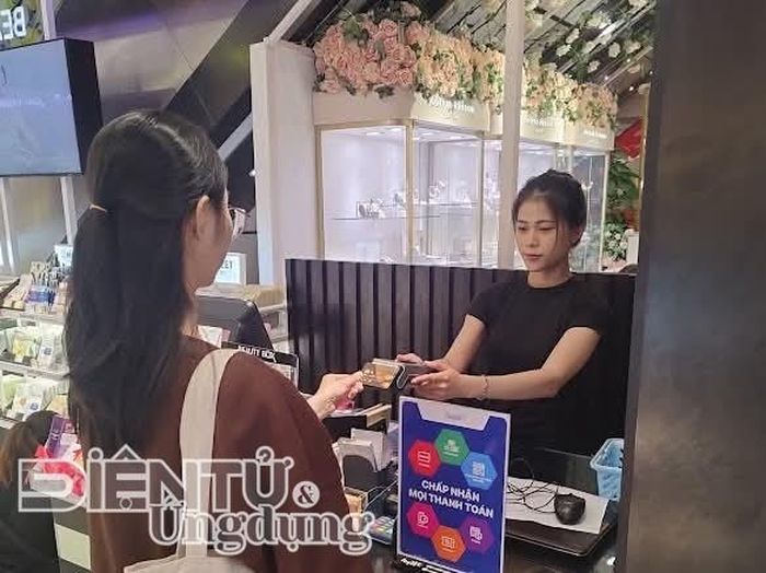 Thông qua “Chạm sẻ chia, Trao hy vọng 2026”, những thao tác thanh toán quen thuộc hàng ngày sẽ được kết nối với hành trình đưa cơ hội tầm soát sớm đến gần hơn với phụ nữ có hoàn cảnh khó khăn