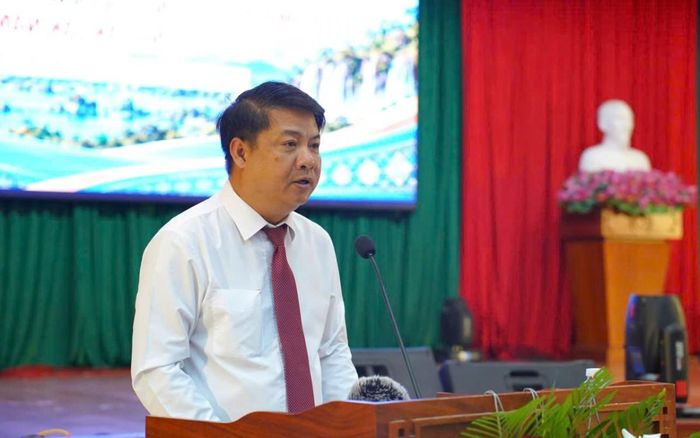  Bí thư Tỉnh ủy Lương Nguyễn Minh Triết phát biểu tại hội nghị. 