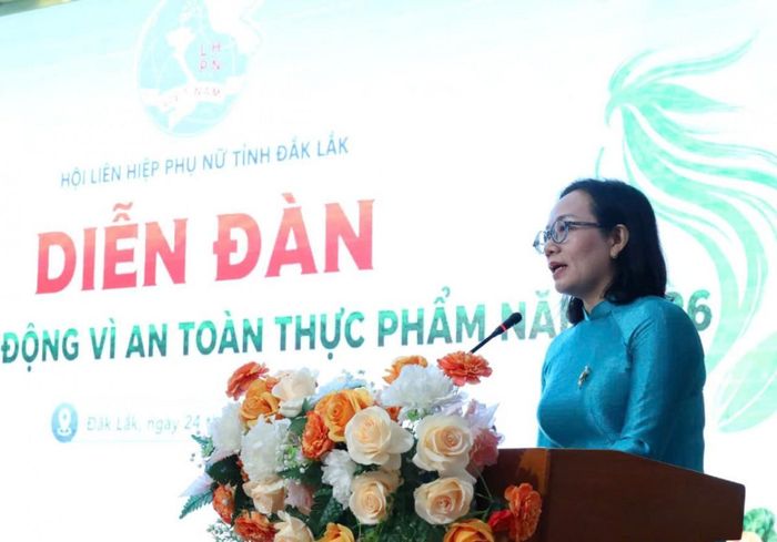  Bà Nguyễn Thị Hồng Thái phát biểu khai mạc diễn đàn.