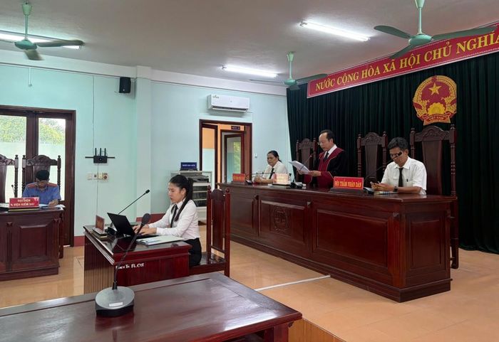 Hội đồng xét xử