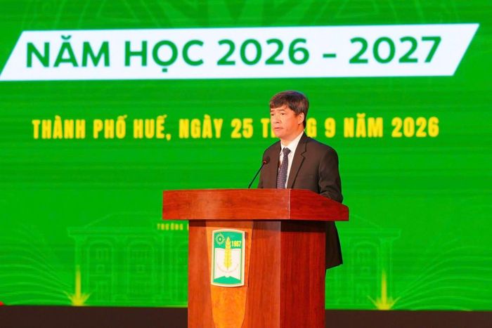 GS.TS. Lê Đình Phùng, Bí thư Đảng ủy, Hiệu trưởng Trường Đại học Nông Lâm
