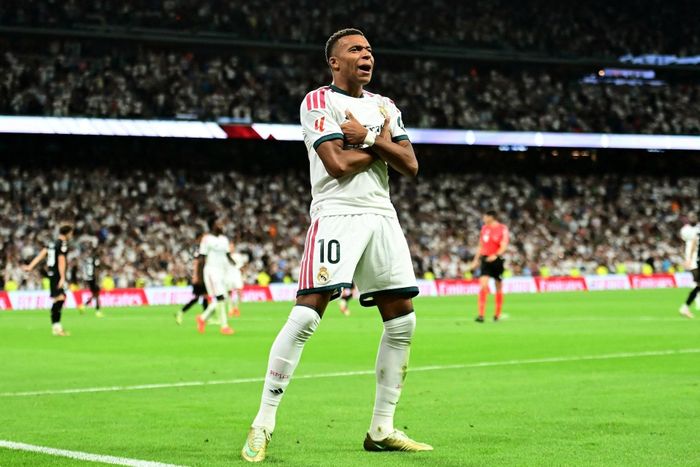 Mbappe dám đối diện với thất bại - Ảnh: Reuters