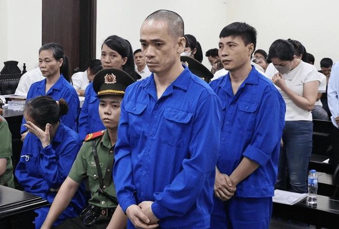 Các bị cáo tại phiên tòa. Ảnh: Hồng Nguyên