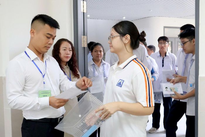 Gần 5.600 thí sinh tham dự kỳ thi chọn học sinh giỏi thành phố và chọn đội tuyển dự thi quốc gia. Ảnh: Phạm Thảo