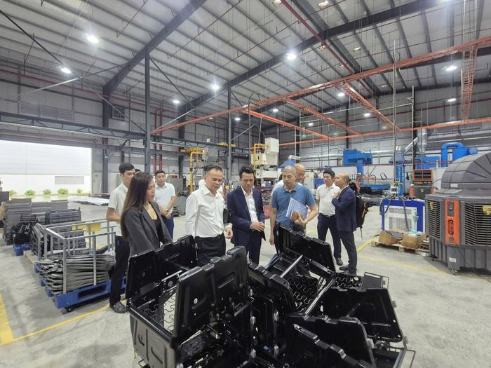 Ban tổ chức Giải thưởng Doanh nhân trẻ Thăng Long năm 2026 thẩm định thực tế tại doanh nghiệp ứng viên. Ảnh: Tùng Nguyễn