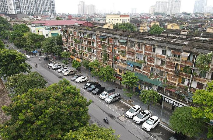 Cần minh bạch các phương án tài chính và giá đất trong quá trình cải tạo, xây dựng lại chung cư cũ. Ảnh: Quang Thái