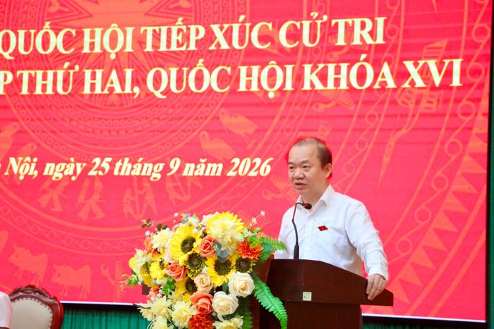 Đại biểu Quốc hội Bùi Hoài Sơn, Phó Trưởng ban Tuyên giáo Trung ương báo cáo dự kiến chương trình, nội dung kỳ họp thứ hai, Quốc hội khóa XVI. Ảnh: Phương Ngân