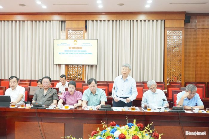 Đại biểu tham luận tại hội thảo. Ảnh: Lê Dung